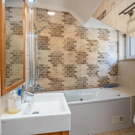 1 In Apartment *